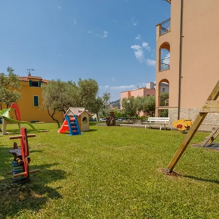 Mizar 2 Apartment Pietra Ligure