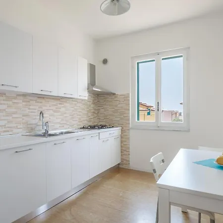 Διαμέρισμα Mizar 2 *